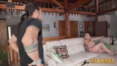 Vanna Rose - VANNA ROSE, A BLONDE BOMBSHELL, SEDUCES A BLACK MAN WITH A HUGE COCK WHILE HER HUSBAND WATCHES, UNABLE TO RESIST THE RAW, EXPLICIT SPECTACLE 27 10 2025