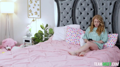 Penelope Snaps - My First BBC: Stealing My Roommates Boyfriend 31 10 2025