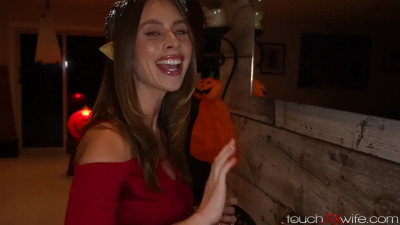 Anya Olsen - Wifey Gets Horny On Halloween 31 10 2025