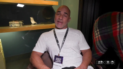 Angie Lynx - Fucking An Old Man At The Tradeshow