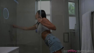 Isa Bella - My Stepsis = Trouble 07 11 2025