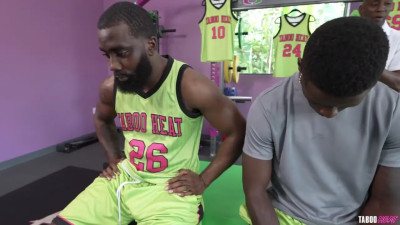 Amiee Cambridge - BBC Championshiiippp Season 2: My First Gangbang 08 11 2025