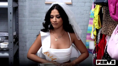 Luxe La Fox - Case No. 8004407: Too Many Dildos For One Girl 08 11 2025