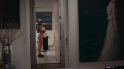 Lily Winters - Thrill Me, Lily 11 11 2025