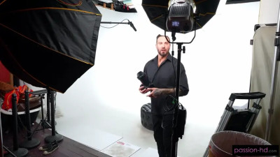 Tess Thompson - Model Behavior 12 11 2025