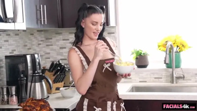 Mercedes Mac - Thanksgiving Treat 2025 11 18