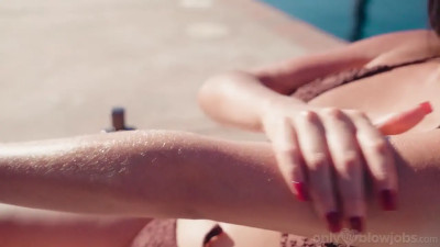 Reyna Belle - Poolside Tease 20 11 2025