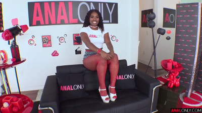 Tessa Thomas - Tessa Takes It Deep 21 11 2025