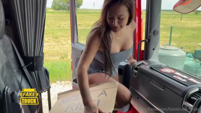 Kylie Jones - Huge Ass Cute Babe Loves Sucking And Fucking The Fake Truck Driver