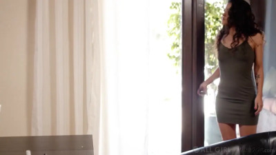 Victoria Voxxx, Lily LaBeau, Katrina Colt - She Gives Me What You Cant 08 12 2025