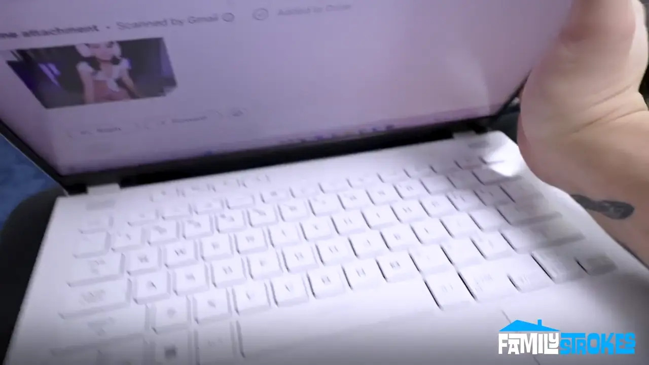 Taylor Wild - My Stepmom Stroked My Cock To My Stepsister's Sex Tape! 08 12 2025 - Watch Latest Porn Video at ePornHome.com for Free.