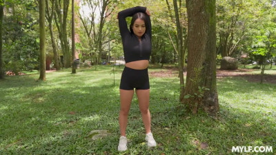 Yennifer T - You Are Way Hotter Than She Is, I Came Inside Of My Girlfriends Mom 09 12 2025