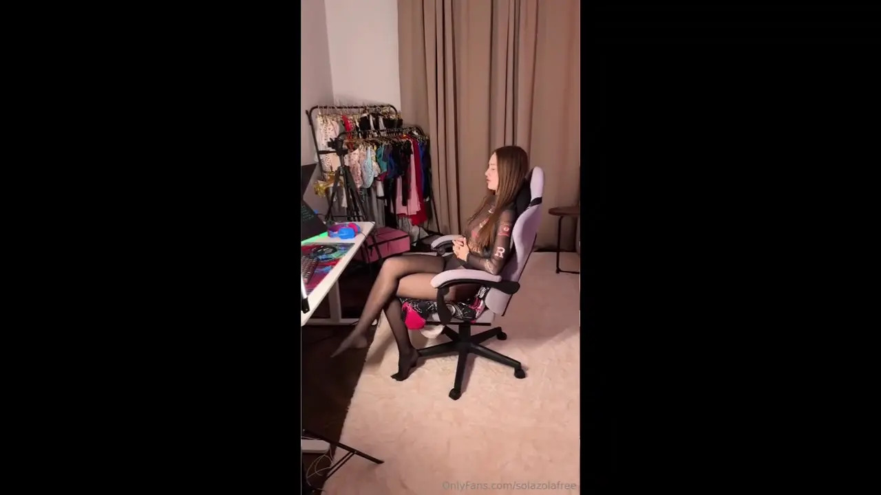 Solazola - Gamer Step Sister Caught Watching Porn - Watch Latest Porn Video at ePornHome.com for Free.