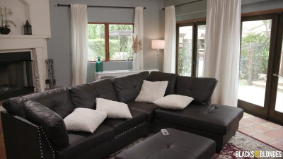 Sofie Reyez - Cheers Up The Neighbour 12 12 2025