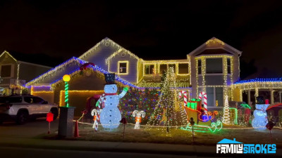 Reagan Foxx, Shay Sights - The Eccentric Aunt: Family Dinner Gets Sloppy 15 12 2025