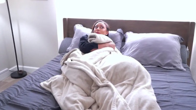 Cassie Del Isla - Roomie 17 12 2025