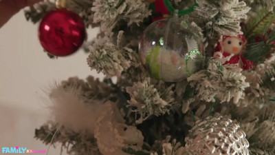 Selina Bentz - Gets Her Secret Santa On The Couch 18 12 2025