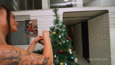 Monika Fox - Ho Ho Ho, It's Christmas, Bitch! Santa Claus Fucked Monika Fox In Anal As Gift With Squirt, Monster Buttrose And Cum In Mouth!