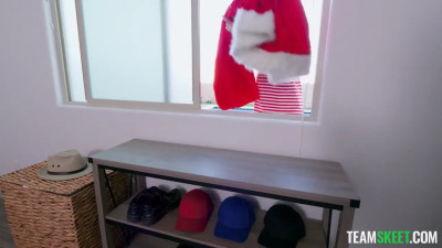 Liora Vane - Tiny Christmas Thief Gets Instant Karma 25 12 2025