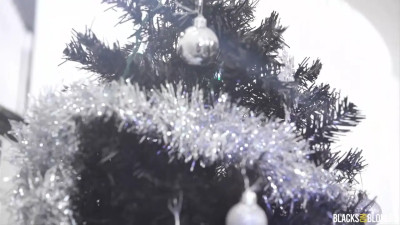 Rissa May - A Huge Present For The Stepdaughter 26 12 2025