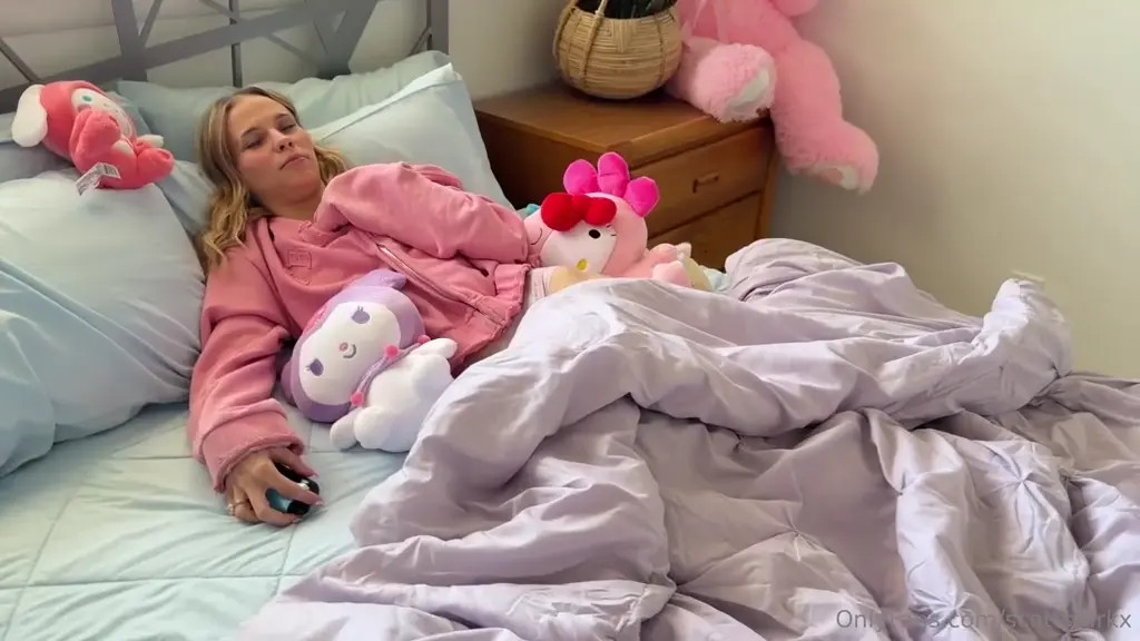 OnlyFans - Erica Canfield - Petite Stepsis Gets Her Tight Pussy Creampied - Watch Latest Porn Video at ePornHome.com for Free.