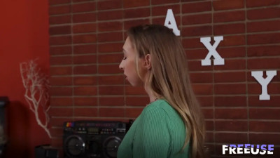 Breezy Bri - Frat Boys Fuck Pinata 29 12 2025