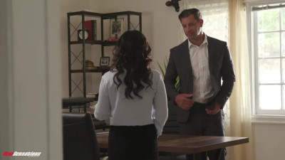 Lulu Chu - Gets An End Of Year Office Bonus 27 12 2025