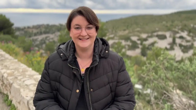 JacquieEtMichelTV Lauf 34 Years Old Laboratory Technician In Arras 29 12 2025