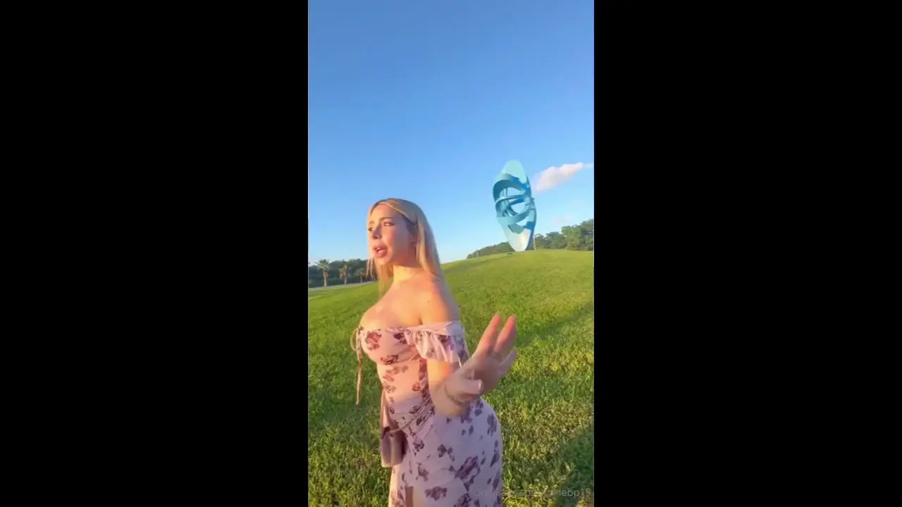 Vanessa Bohorquez - Car BG Fucking A Stranger For Money - Watch Latest Porn Video at ePornHome.com for Free.