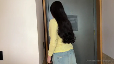 Audrey, Sadie - Threesome With Johnny