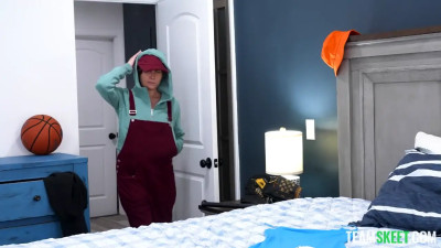 Selina Bentz - You Are Wet As Fuck! What's Selina Hiding Under Those Baggy Clothes? 10 01 2026