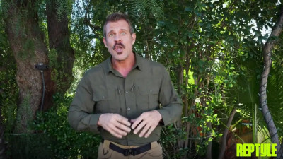 Claire Black, Pixie Smalls, Mira Luv - Into The Wild: Bush Hunter Catches The Floridian Bushy Teen 14 01 2026