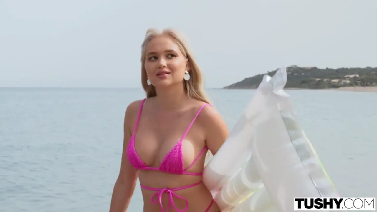 Jessie Ames - Blonde Babe Gives The Gift Of Anal 18 01 2026 - Watch Latest Porn Video at ePornHome.com for Free.