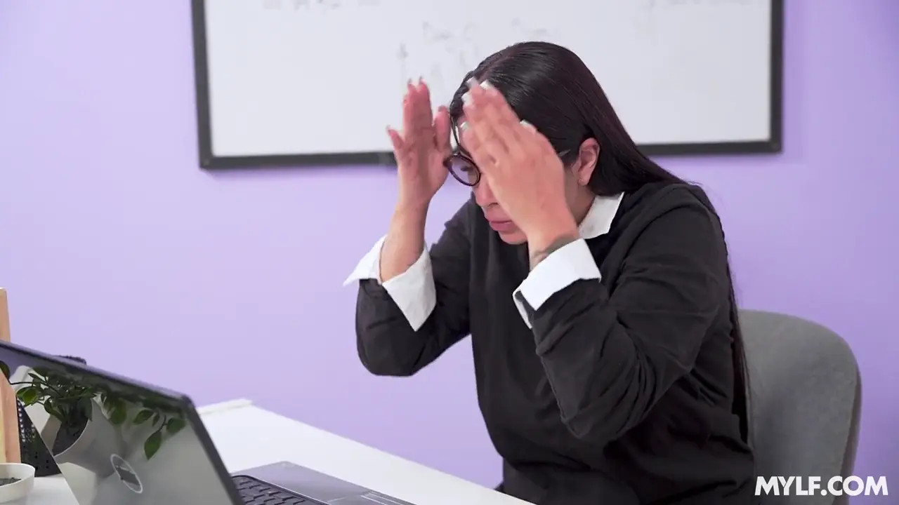 Silvana Lee - Yo Soy Betty, Fuck Me In The Ass! Secretarys Stunning Transformation 20 01 2026 - Watch Latest Porn Video at ePornHome.com for Free.