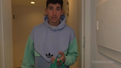 La Paisita Oficial - Young Delivery Man Huge Cock Fucks A Colombian MILF