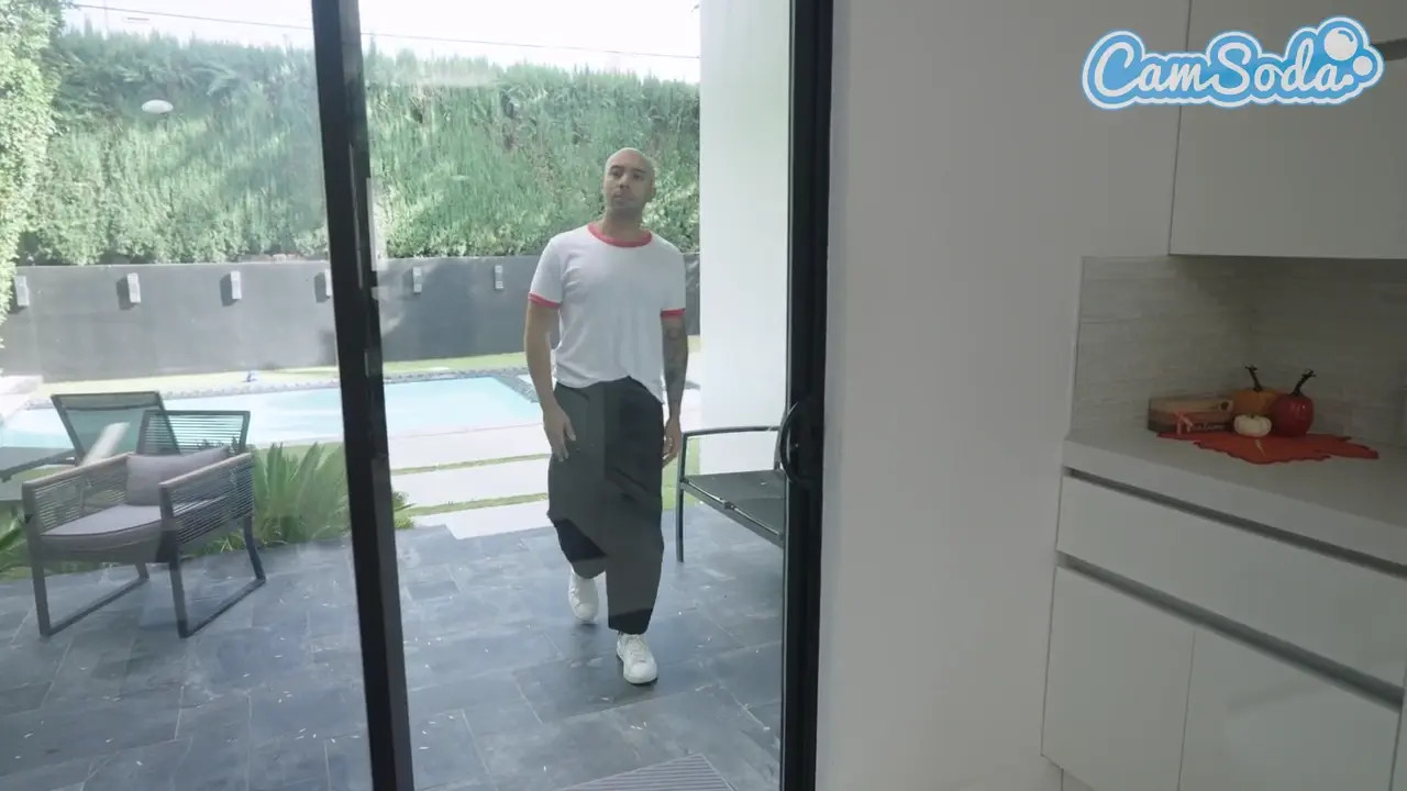 Elizabeth Skylar - Stepmom Seduces Stepson After Catching Him Jerking To Her Picture - Watch Latest Porn Video at ePornHome.com for Free.