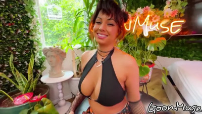 Daisy Fuentes - Gets Multiple Loads