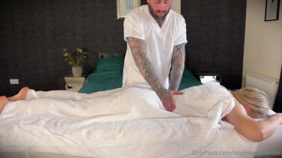 Sophie Reade - Happy Ending Massage Sex