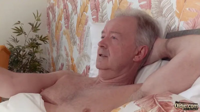 Snow DeVille - Un Regalo Especial De Un Viejo