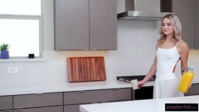 Thea Summers - Massage Surprise 01 04 2026