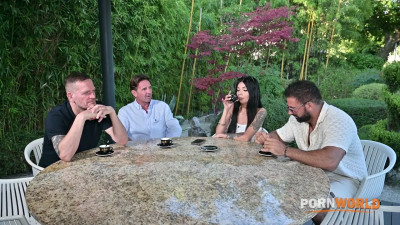 Candee Licious, Luna Bbunny - Holiday Hookup Chapter 1: Bi Beauties Luna Bbunny And Candee Licious Toy Each Others Holes 002 04 2026