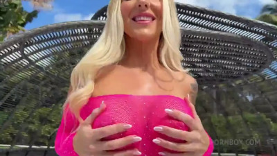 Sarah Harlow - Amazing Canadian MILF Craving A Big Hard Dick In Her Wet Pussy