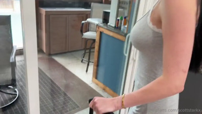 Violet Voss - Sexy Step Mom Learns To Have Fun