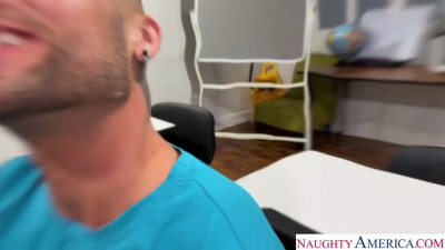 Summer Stevens - Student's Favorite Professor Becomes His Private Tutor For A Hands-on Tutorial In Satisfying A Horny MILF 21 04 2026